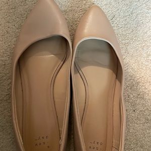 Nude light pink flats
